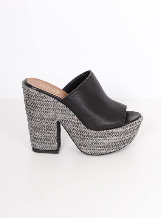 Δερμάτινη Μαύρη Πλατφόρμα Με Λεπτομέρεια Σχοινί