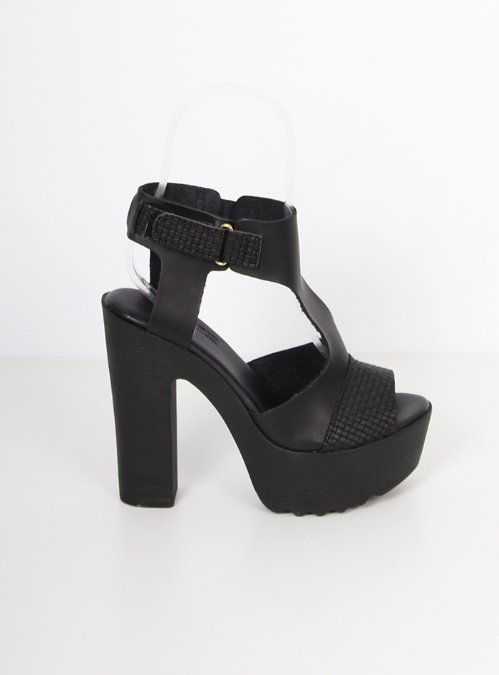 Μαύρο Δερμάτινο Ανατομικό Πέδιλο