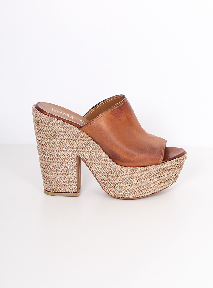 Δερμάτινη Ταμπά Πλατφόρμα Με Λεπτομέρεια Σχοινί