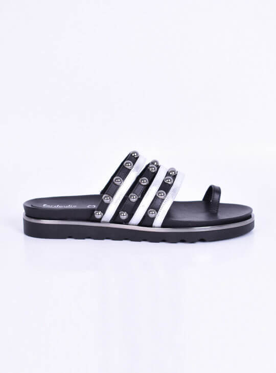 Μαύρα Δερμάτινα Σανδάλια Με ΑσημίΠέρλες