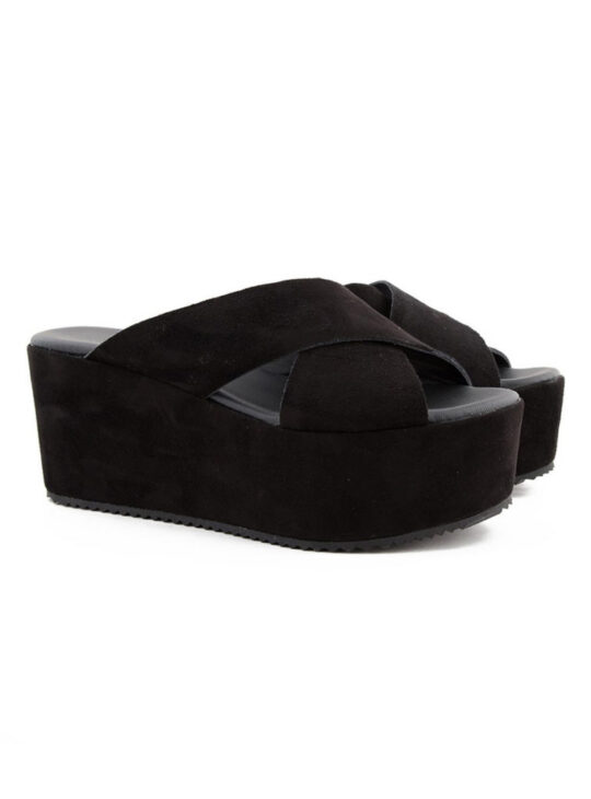 "Cross" the street - Black Komis&Komis