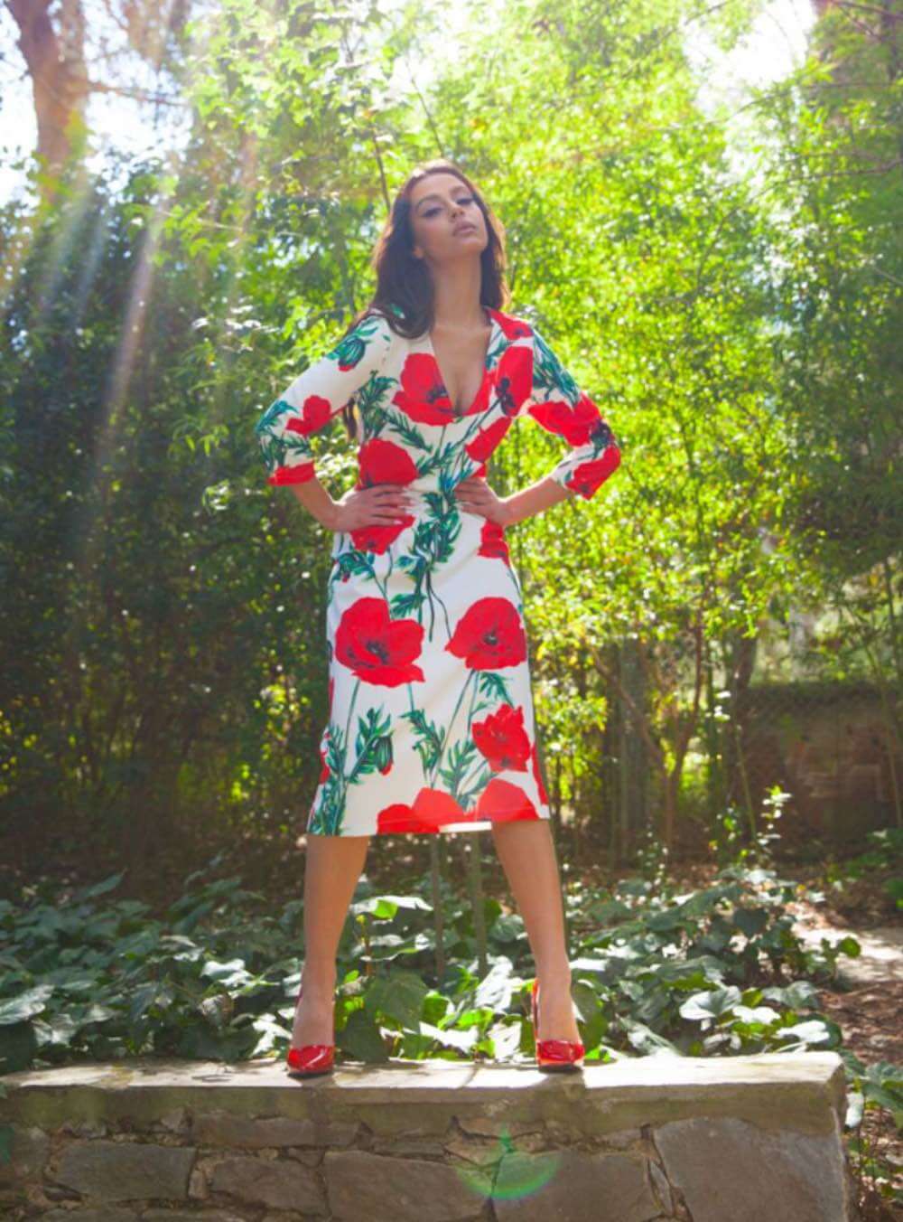 ΦΟΡΕΜΑ ΜΕ ΠΑΠΑΡΟΥΝΕΣ MINTI ME V ΛΑΙΜΟΚΟΨΗ ||EIRIANNA THE BRAND||ΓΥΝΑΙΚΕΙΑ ΦΟΡΕΜΑΤΑ MIDI||