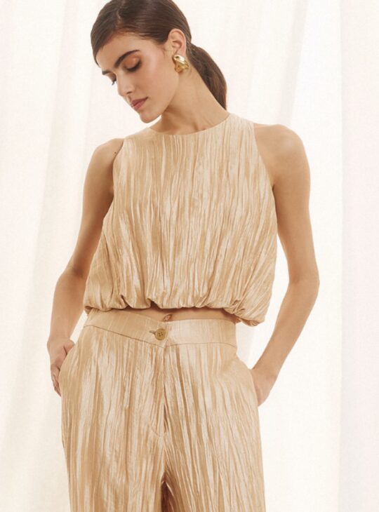 Γυναικείο τοπ αμάνικο με ιδιαίτερο ανάγλυφο ύφασμα και λάστιχο στο τελείωμα με εφέ balloon FIGARO FASHION. Χρώμα: GOLD MADE IN GREECE||ΜΟΔΑ||ΓΥΝΑΙΚΕΙΑ ΡΟΥΧΑ