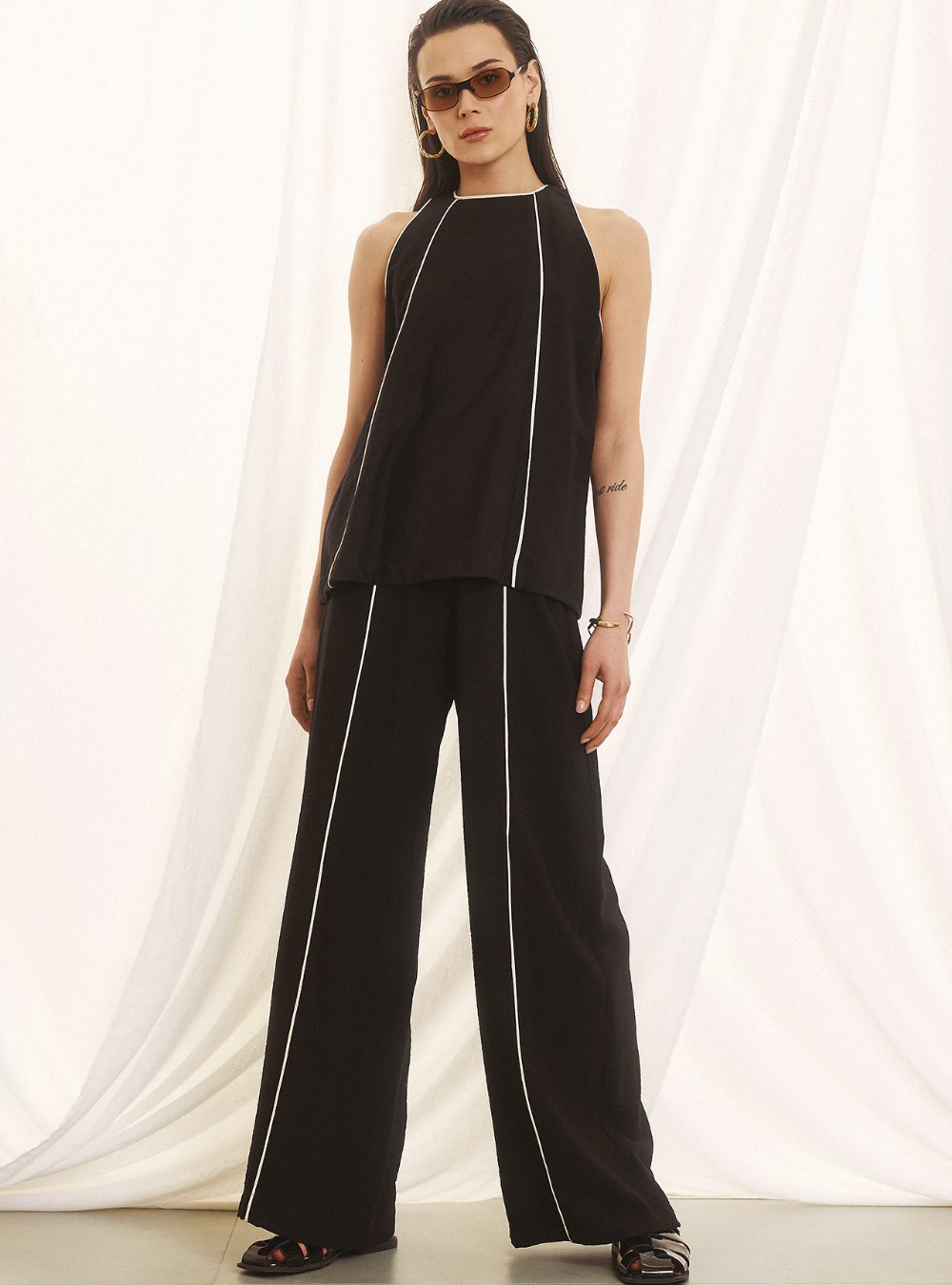 ΓΥΝΑΙΚΕΙΑ ΠΑΝΤΕΛΟΝΑ ΜΕ ΛΑΣΤΙΧΟ ΜΑΥΡΗ ΛΙΝΗ ΜΕ ΛΕΥΚΗ ΡΙΓΑ FIGARO FASHION||ΓΥΝΑΙΚΕΙΑ ΡΟΥΧΑ ΠΑΠΟΥΤΣΙΑ ΚΑΙ ΑΞΕΣΟΥΑΡ