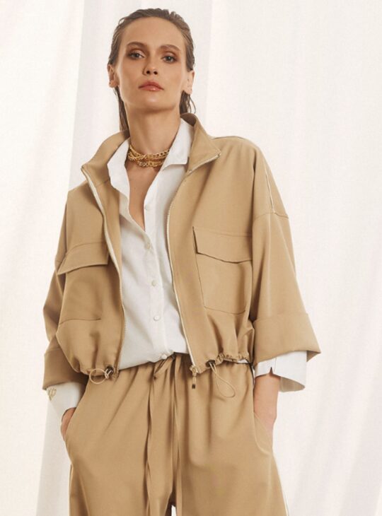 ΜΠΕΖ ΤΖΑΚΕΤ ΓΥΝΑΙΚΕΙΟ ΜΕ ΛΑΣΤΙΧΟ BOMBER ΣΕ ΜΠΕΖ ΧΡΩΜΑ ΜΕ ΜΕΓΑΛΕΣ ΤΣΕΠΕΣ ΜΠΡΟΣΤΑ