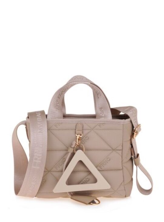 Γυναικείο τσαντάκι κατασκευασμένο από αδιάβροχο ύφασμα με τρίγωνο Charm μπροστά(αποσπώμενο) και ρυθμιζόμενο ιμάντα με το λογότυπο της εταιρείας FRNC 4180 σε μπεζ χρώμα.