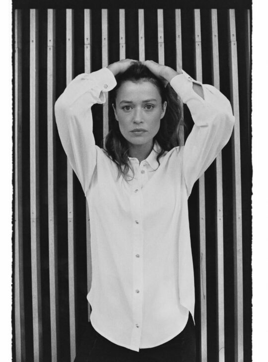 ΓΥΝΑΙΚΕΙΟ ΑΣΠΡΟ ΠΟΥΚΑΜΙΣΟ ΜΕ XRYSA ΚΟΥΜΠΙΑ||MOODO||