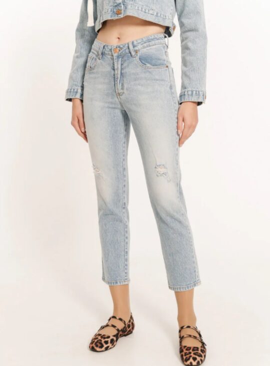 Γυναικείο τζιν παντελόνι ανοιχτόχρωμο με chinos εφαρμογή με φθορές μπροστά EDWARD JEANS JOCKY.